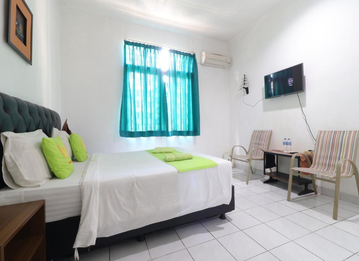 Hotel Huswah Airport Тангеранг Екстериор снимка